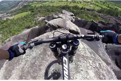 Insane Downhill MTB