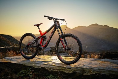 BEST NEW DOWNHILL BIKES 2016 – 2017