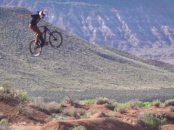 Red Bull : Freeride Mountain Biking in Virgin, Utah