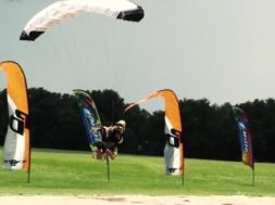 ‚Swooping’ Skydiving ::.