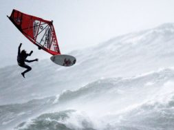 Windsurfing W warunkach Extremalnych | Red Bull Storm Chase