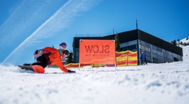 Ojciec roku zabiera swoją córkę na stok | TransWorld SNOWboarding