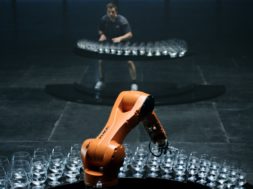 Zemsta:Timo Boll vs. KUKA Robot